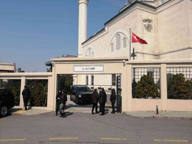 Cumhurbaşkanı Erdoğan Cuma Namazını Hz. Ali Camii’nde Kıldı