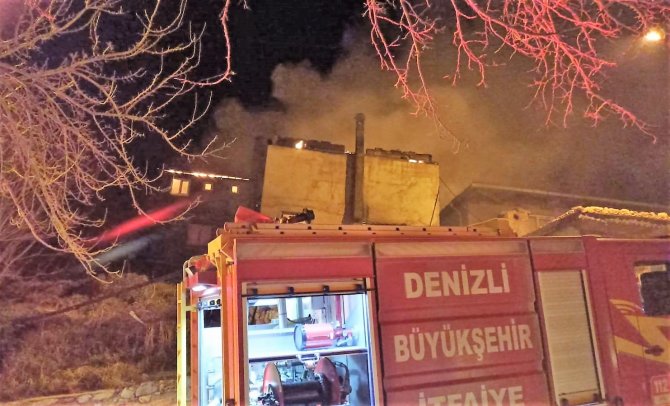 Alevler Ev Ve Atölyeyi Küle Çevirdi