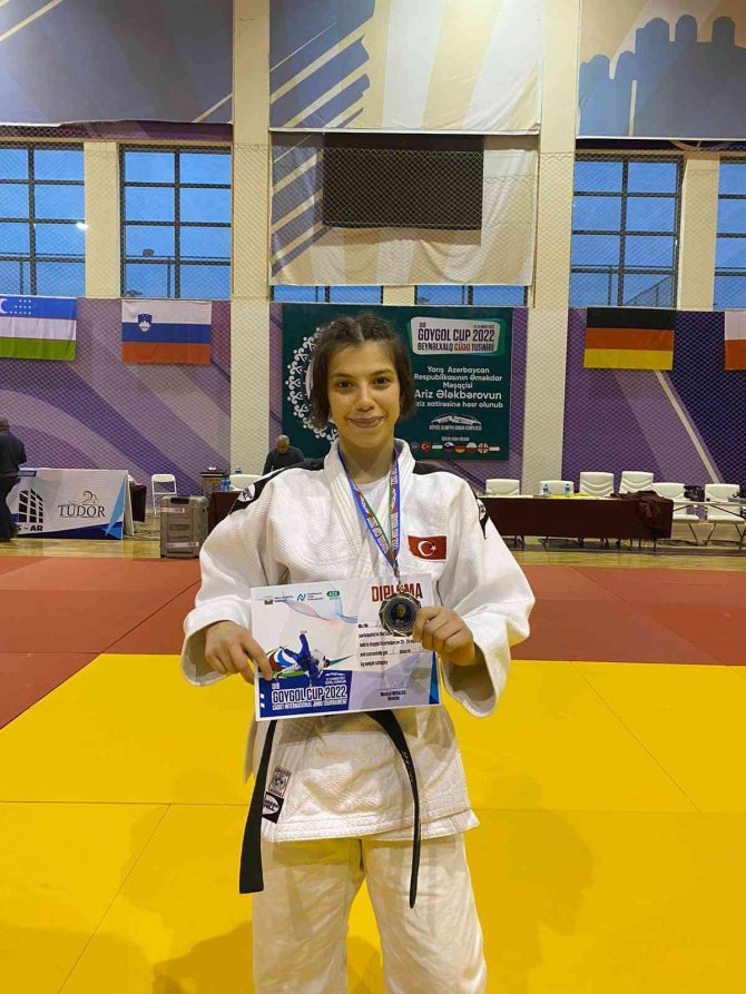 Denizli Büyükşehirin Sporcusu Ayşenaz, Avrupa İkincisi