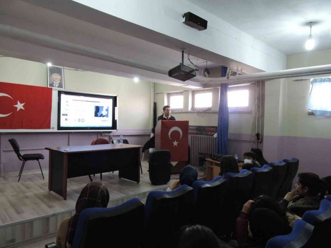 Elazığ’da 250 Öğrenciye Si̇beray Eğitimi Verildi