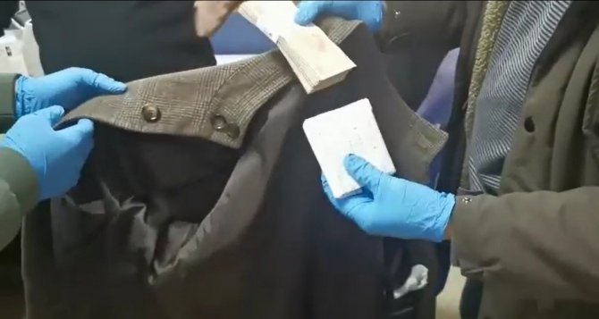Rüşvetten Gözaltına Alınan Tapu Memurunun Ceplerinden Deste Deste Para Çıktı