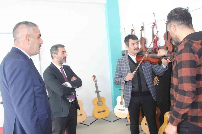 Gençlik Spor Daire Başkanı Biçer Eleşkirt’te İncelemelerde Bulundu