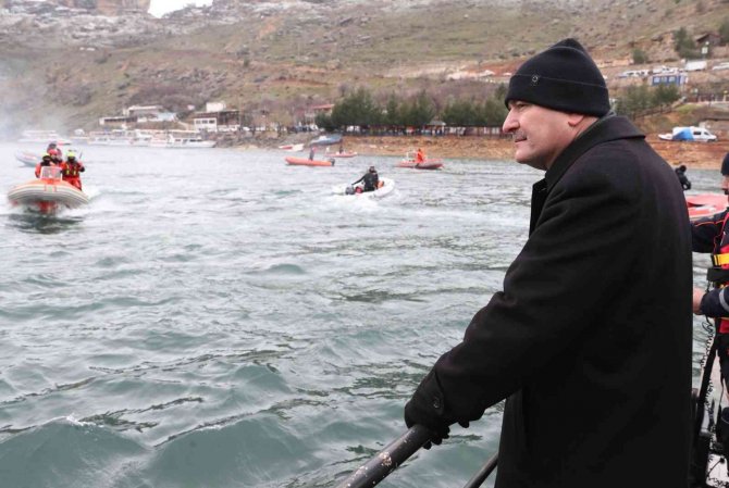 İ̇çişleri Bakanı Soylu, Eğil İlçesinde Afad’ın Dalış Tatbikatını İzledi