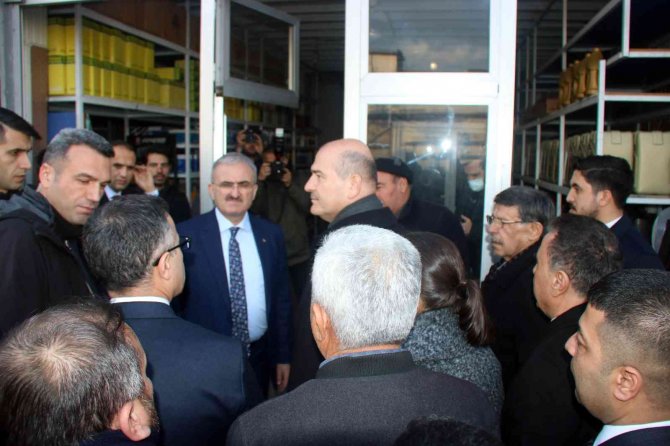 İ̇çişleri Bakanı Soylu, Diyarbakır’da Patlama Alanında İncelemelerde Bulundu