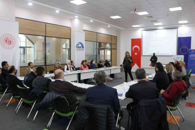 Elazığ’da “İ̇şin Var, Gücün Var” Çalıştayı Düzenlendi