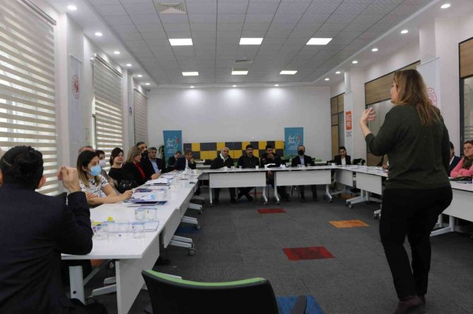 Elazığ’da “İ̇şin Var, Gücün Var” Çalıştayı Düzenlendi