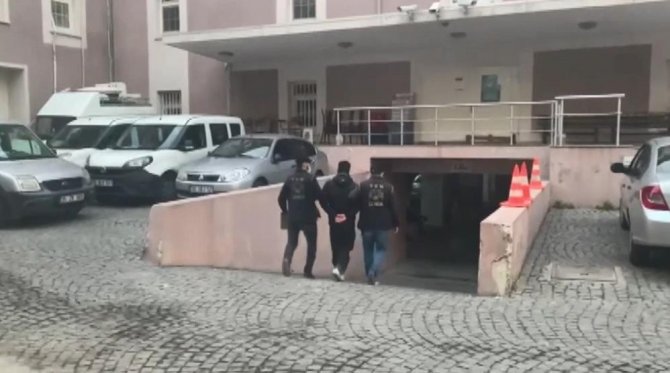 İ̇zmir’de Nevruz Gösterileri İle İlgili Gözaltı Sayısı 49’a Yükseldi
