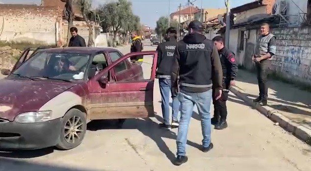 İ̇zmir’de Polis Ekiplerinden Huzur Ve Güven Uygulaması