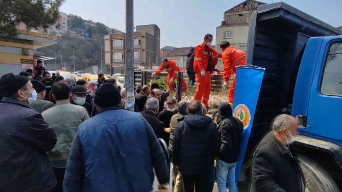 Karabük’te 3 Bin 500 Fidan Vatandaşlara Ücretsiz Dağıtıldı