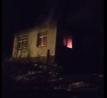 Alevlere Telsim Olan Ev Kullanılmaz Hale Geldi