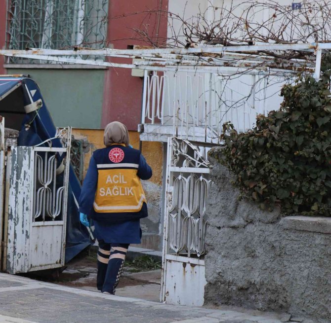 Kirayı Almaya Geldi, Kiracısını Ölü Buldu