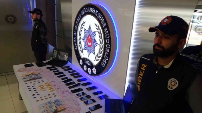 İ̇stanbul Merkezli Siber Dolandırıcılık Soruşturmasında 13 Kişi Tutuklandı