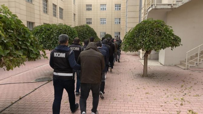 Konya Merkezli Fetö’nün Mahrem Ve Rehberlik Yapılanmasına Operasyon: 9 Gözaltı
