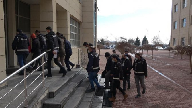Konya Merkezli Fetö’nün Mahrem Ve Rehberlik Yapılanmasına Operasyon: 9 Gözaltı
