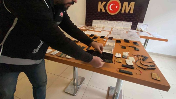 Sınavlara Joker Aday Veya Kopya Düzeneği Hazırlayan Suç Çetesi Çökertildi