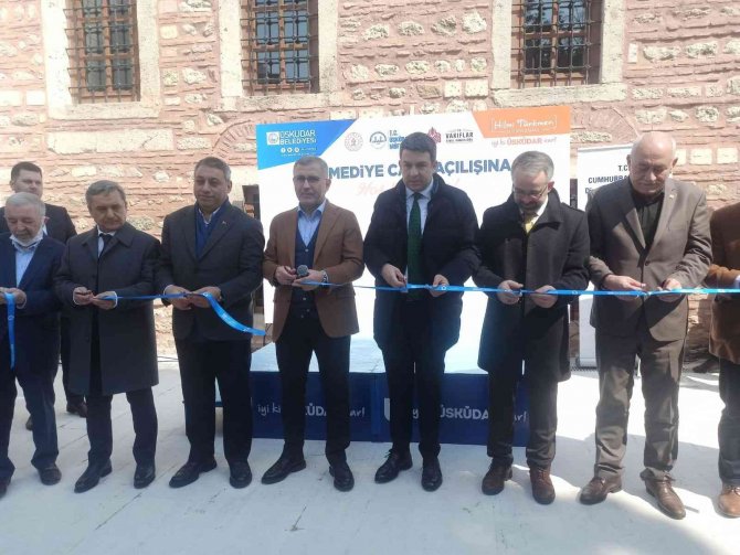 Üsküdar’da Restore Edilen 300 Yıllık Ahmediye Camii İbadete Açıldı