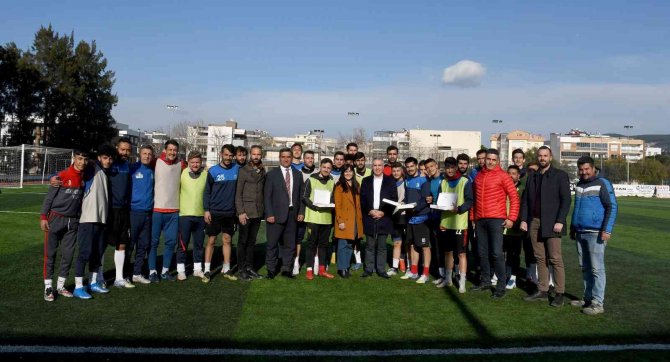 Kuşadası’ndan Davutlarspor’a Moral Dopingi