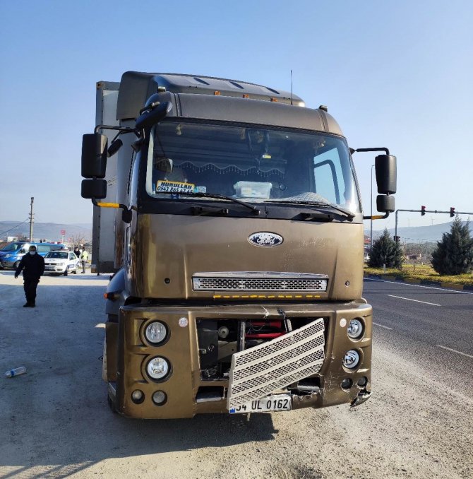 Manisa’da Tır İle Ticari Araç Çarpıştı: 7 Yaralı