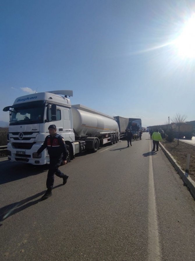 Manisa’da Zincirleme Kaza: 4 Yaralı
