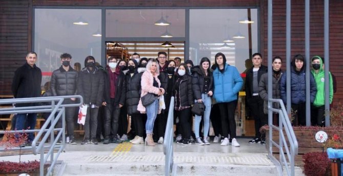 Öğrencilerden Doğayla İç İçe Bir Gün