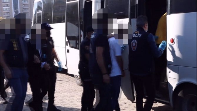 Mersin Merkezli 3 İlde Dolandırıcılara Şafak Operasyonu: 7 Gözaltı