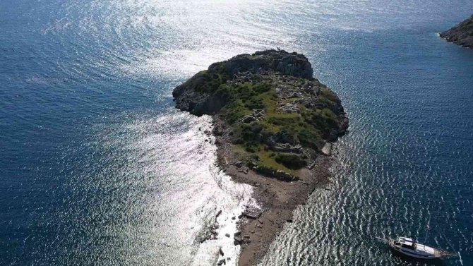 Sular Çekildi Adaya Giden Kral Yolu Ortaya Çıktı