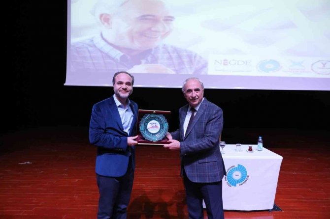 Nurullah Genç İle ’Başarı Bedel İ̇ster’ Konferansı Yapıldı