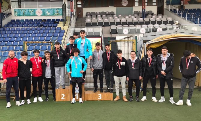 Atletizm Gençler Müsabakaları Yapıldı