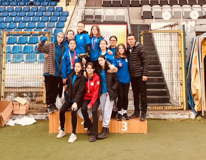Atletizm Gençler Müsabakaları Yapıldı