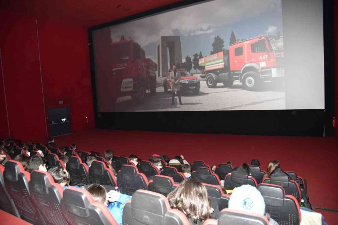Ogm Tarafından Hazırlanan Belgesel Sinema Filmi Öğrencilerle Buluştu