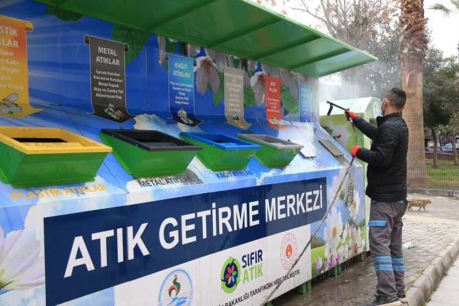 Pamukkale’de Temizlik Çalışmaları Devam Ediyor