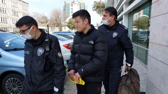 Bisikletlinin Ölümüne Sebep Olan Ehliyetsiz Minibüs Sürücüsü Tutuklandı