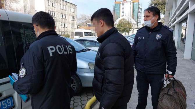 Bisikletlinin Ölümüne Sebep Olan Ehliyetsiz Minibüs Sürücüsü Tutuklandı