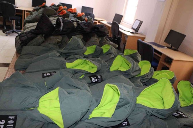 Şaphane’de 60 Öğrenciye Mont Dağıtılacak