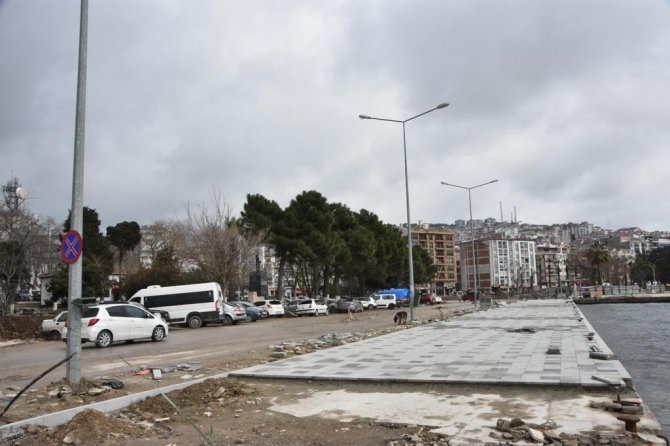 Sinop Kent Meydanı’nda Çalışmalar Aralıksız Sürüyor