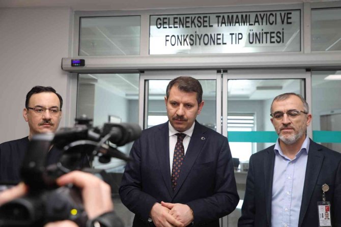 Hastalar 5 Bin Yıllık Yöntemle Şifa Buluyor