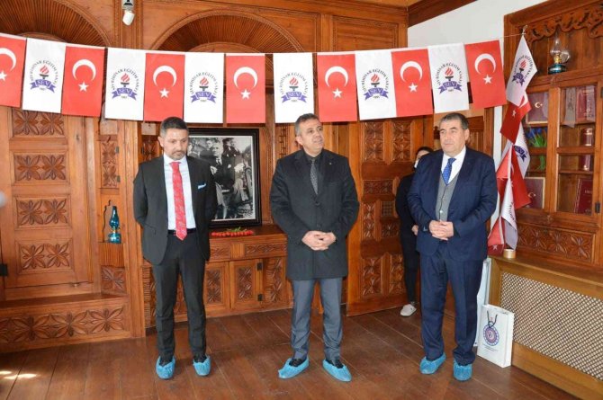 Tarihi Belge Ait Olduğu Yere Asıldı