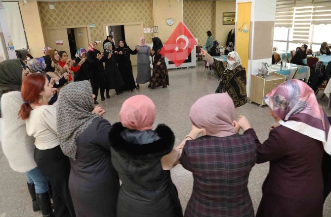 Van Büyükşehir Belediyesinin Mahalle Toplantıları Sürüyor