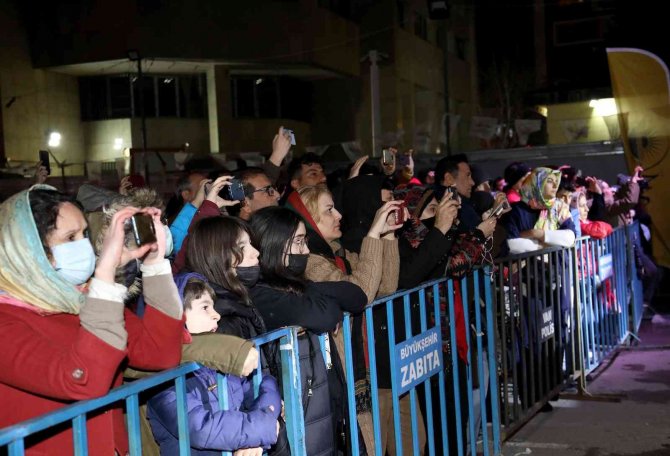 İ̇ranlıların Kurduğu ‘Grup Sema’ Van’da Sahne Aldı