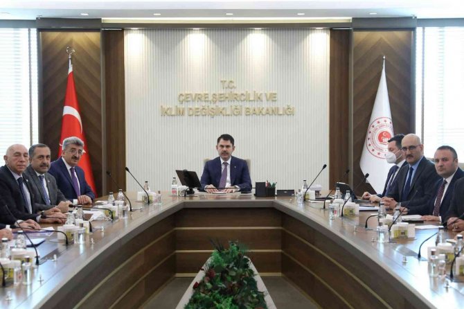 Van Heyetinden Bakan Kurum’a Ziyaret