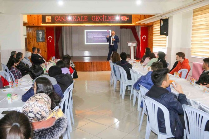 Başkan Esat Öztürk Tecrübelerini Öğrenciler İle Paylaştı