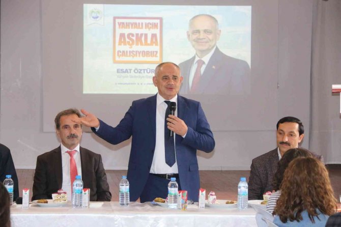Başkan Esat Öztürk Tecrübelerini Öğrenciler İle Paylaştı