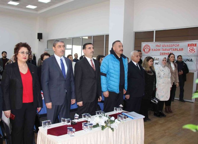 Sivasspor Kadın Taraftarları Genel Kurula Gitti