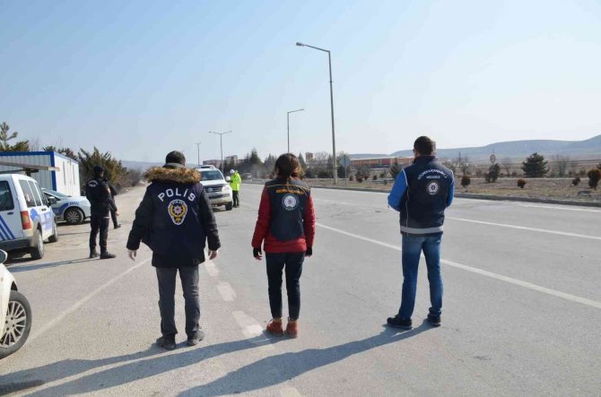 Düzensiz Göçmen Denetiminde 6 Gözaltı