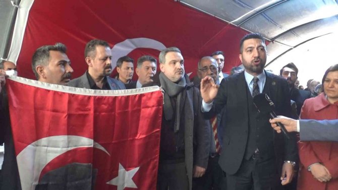 Milli Beka Hareketi, Evlat Nöbetindeki Ailelerle Buluştu