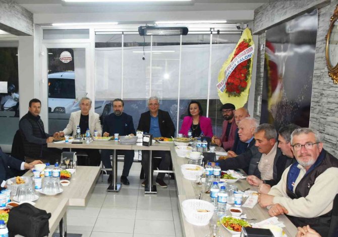 Elinin Hamuruyla Önce Muhtar Sonrada Kulüp Başkanı Oldu