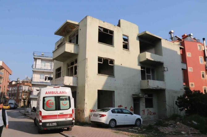 Antalya’da Metruk Binada Şüpheli Ölüm