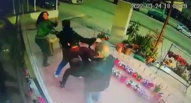 Antalya’da Evli Çift Arasında, Tokatlı, Kaldırım Taşlı, Sandalyeli Kavga