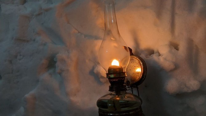 Köyde İglo Ev Yaptılar, İçinde Gaz Lambası Işığında Çay Demlediler