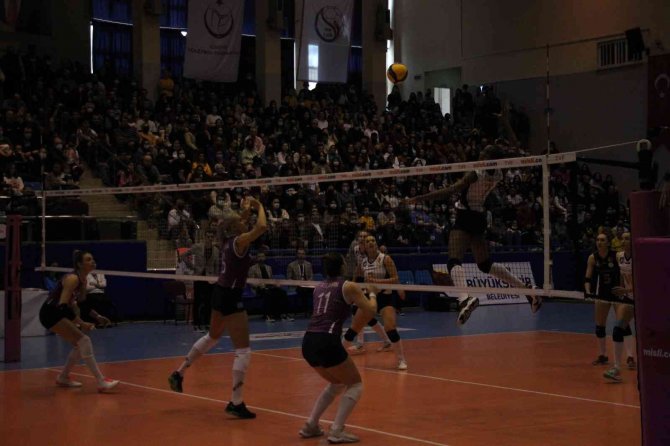 Sultanlar Ligi: Aydın Büyükşehir Belediyespor: 0 - Vakıfbank: 3